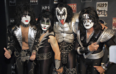Kiss назвали новые треки с альбома Monster